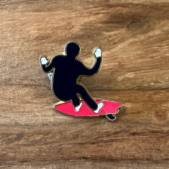 Surf Pin - Picture 2 of 3